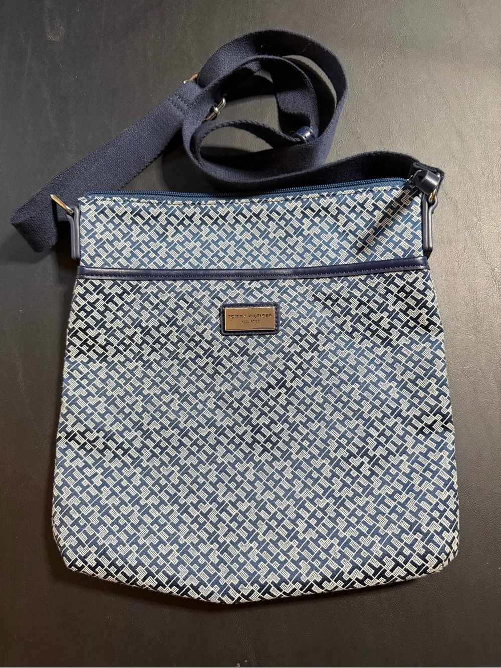 Tommy Hilfiger Crossbody Bag in Navy and White